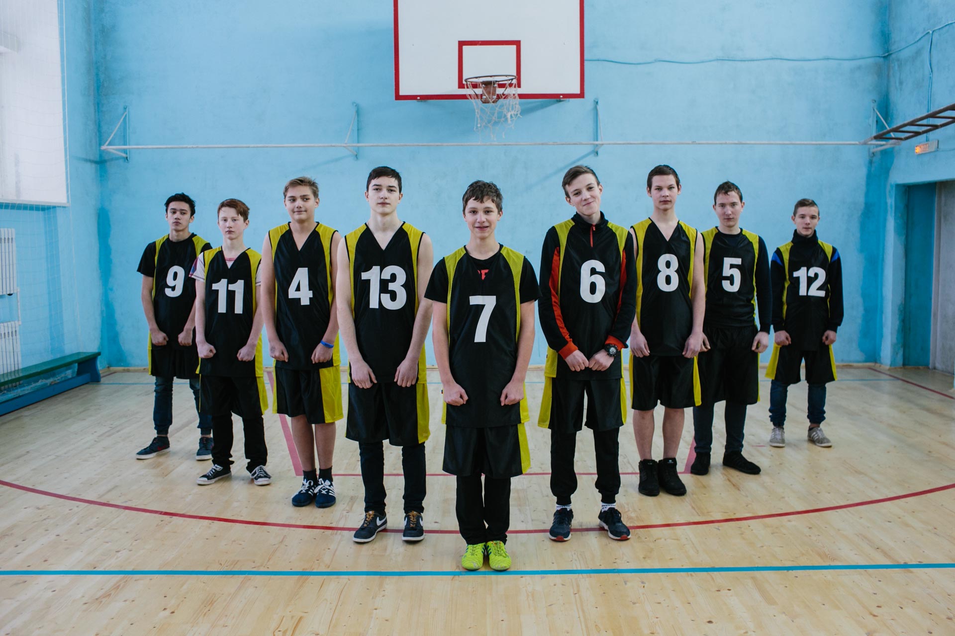 Команда мальчиков старших классов по баскетболу "Аргун"